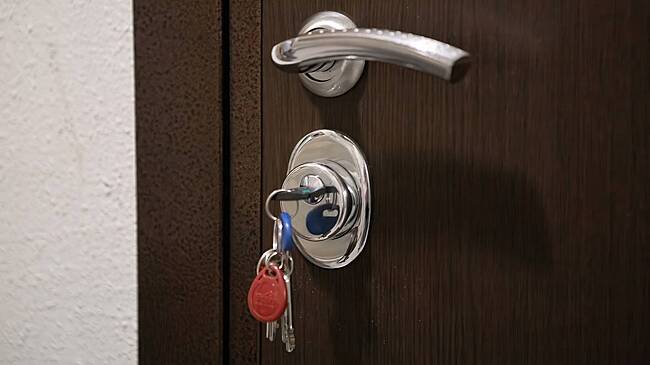 Две жены одного мигранта получили сертификаты на жилье в российском городе