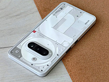 Обзор Nothing Phone (3a): ставка на самобытность