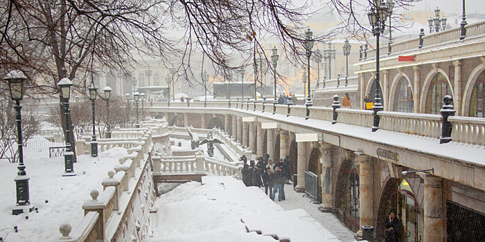Новости за ночь, которые вы могли пропустить: очередной снегопад в Москве, забастовка фермеров в Молдове и чемпионский пояс боксера Атаева