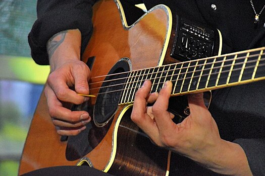 Немой ребёнок написал трогательную песню о Донбассе