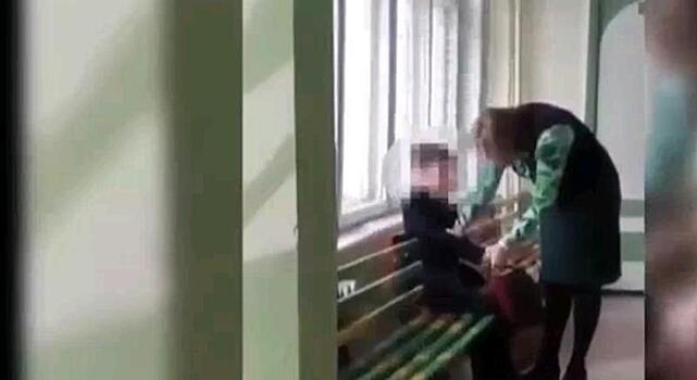 В Комсомольске-на-Амуре родители поддержали учительницу, избившую ученика