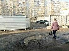 Власти Тольятти разберутся с незаконной автостоянкой возле СК "Акробат"