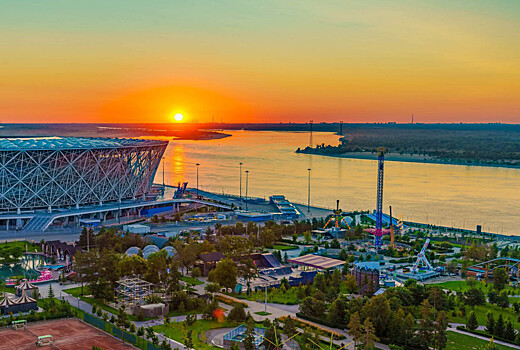 В небе над пригородом Волгограда прозвучали взрывы