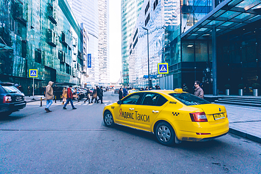 «Яндекс.Такси» показал властям систему электронных путевых листов и комплекс для медосмотра таксистов
