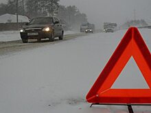 Под Хвалынском водитель Lexus пострадал в аварии с фурой