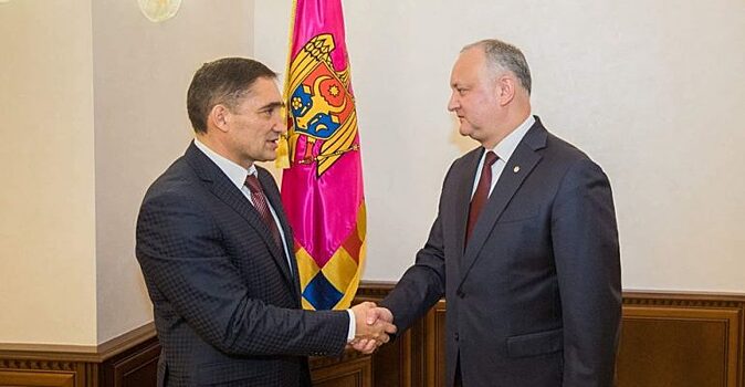 Додон провел встречу с новым генпрокурором Молдовы, им впервые стал гагауз