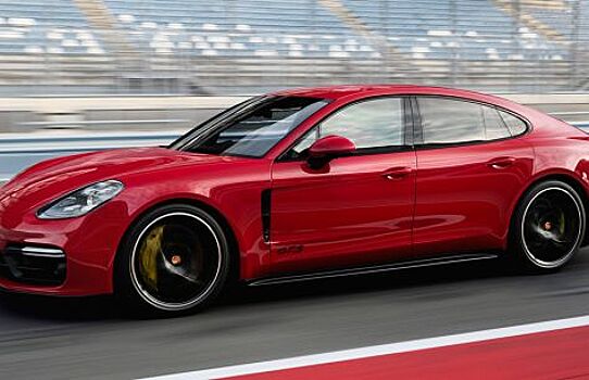Десятилетний юбилей отмечает Porsche Panamera