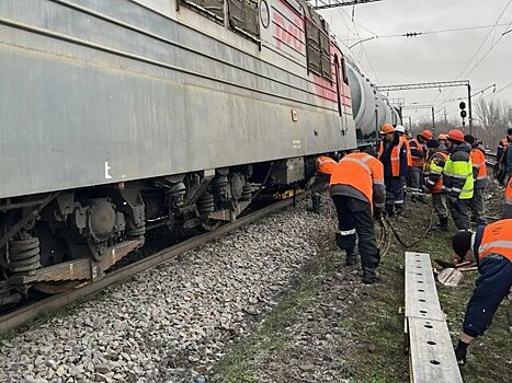 Более 20 поездов задерживаются из-за схода колесных пар поезда под Ростовом
