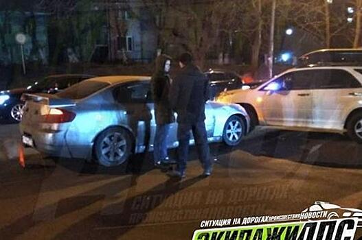 Знаменитый «автоподставщик» на Skyline продолжает терроризировать водителей Владивостока