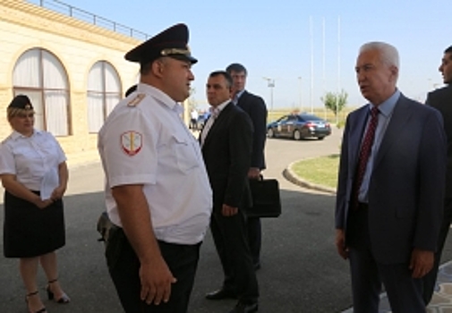 Васильев пообщался с полицейскими, несущими службу на дорогах