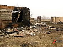 Свердловчанин после ссоры с женой едва не сжег ее заживо