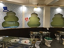 Кафе с крутыми и странными уборными