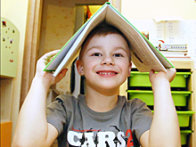 «Злая-злая нехорошая змея молодого укусила воробья»: какие книги можно почитать детям на самоизоляции