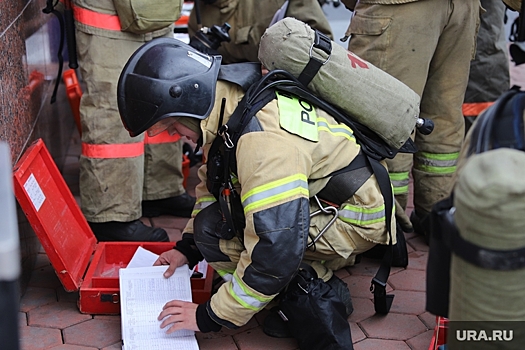 В Екатеринбурге из горящего здания эвакуировали 19 человек