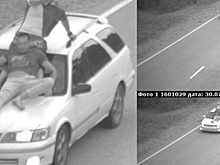 В Бурятии двое парней прокатились  верхом на капоте иномарки со скоростью 129 км/ч