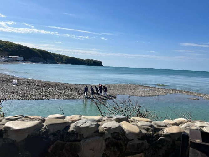 По сообщениям экологов мазутные пятна достигли Новомихайловского