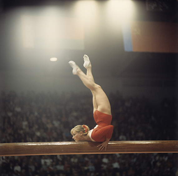 Не менее удачно сложилась карьера гимнастки Ольги Карасевой. В 1968 году на Олимпийских играх в Мехико она взяла золото в командном турнире, а через два года первенствовала на чемпионате мира — тоже в команде.