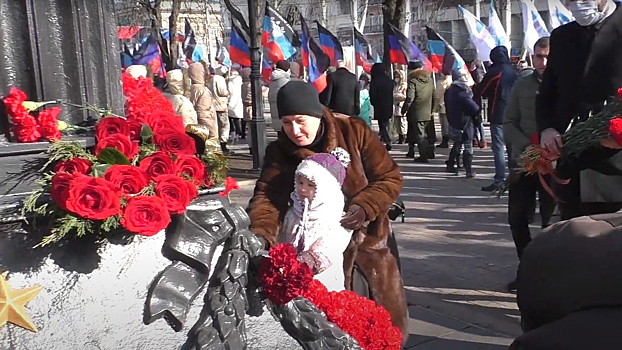 Жители ЛДНР отметили День защитника Отечества под обстрелами ВСУ