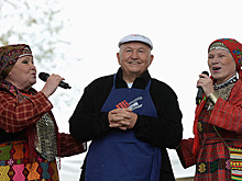 Лужков начал выпуск сыров «Медовые лужки»