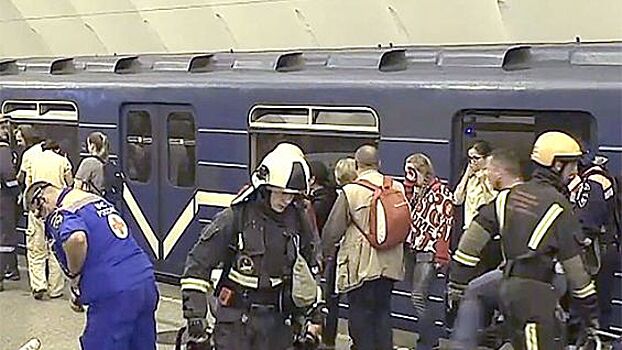 Петербуржец о взрыве в метро: мы стояли как вкопанные, не понимая, что происходит