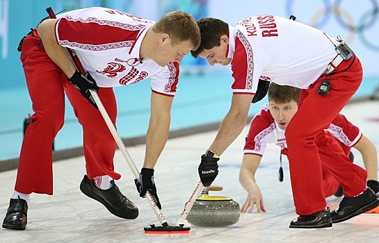 Игроки сборной России Алексей Стукальский и Александр Козырев (слева направо)