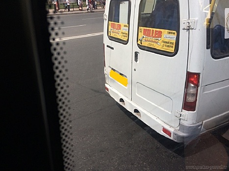 В Пензе у Центрального рынка водитель маршрутки №34 «запер» другую маршрутку