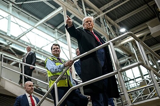 Трамп против смутьяна: в Белом доме неприличный жест президента сочли «соответствующим»