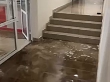 Прошедший 17 сентября ливень в Оренбурге затопил подъезды новостроек