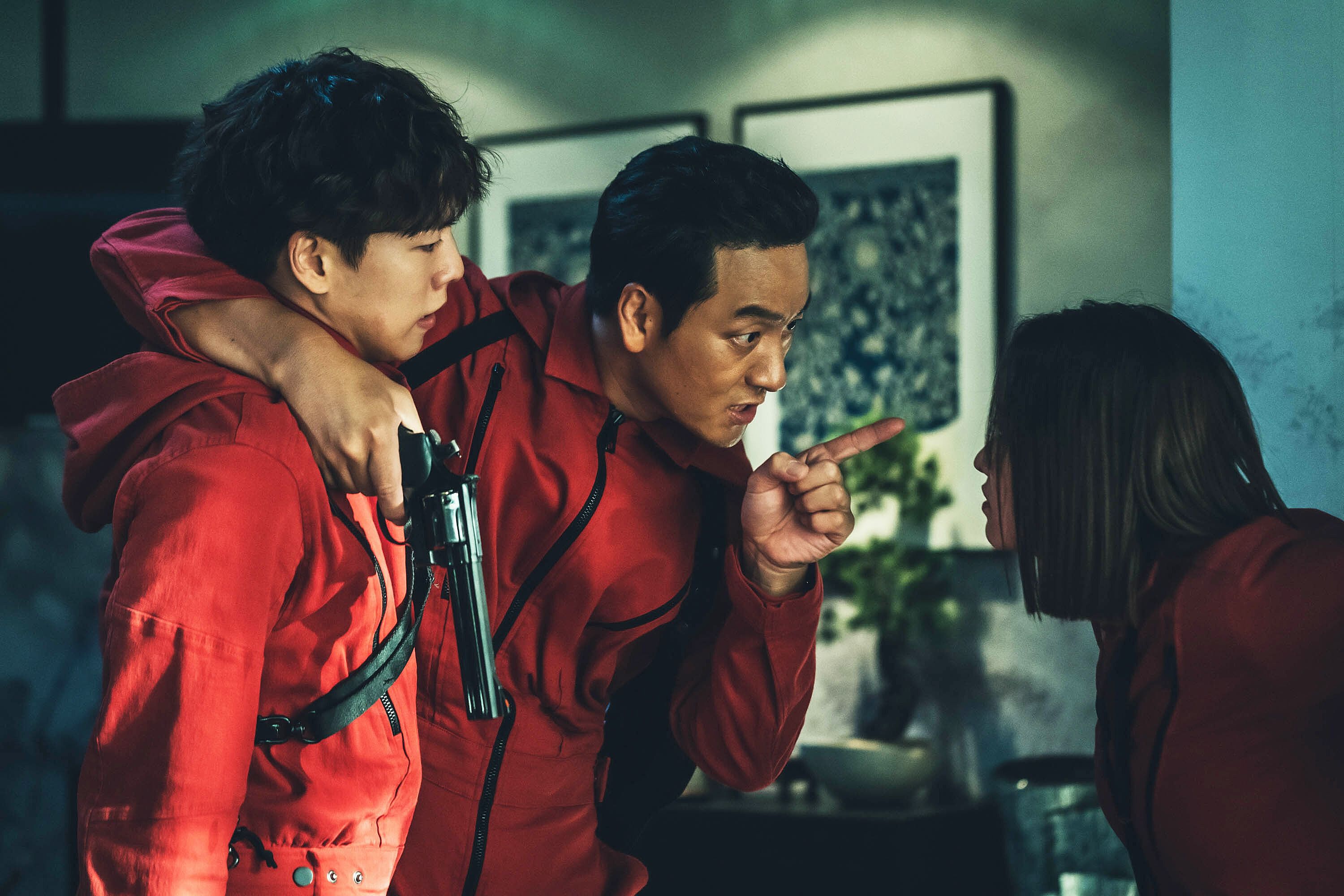 Корейский сериал "Бумажный дом" возглавил мировые чарты Netflix