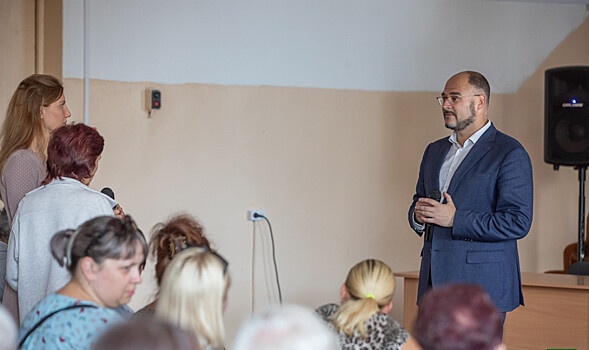 Мэр Владивостока встретился с жителями Ленинского района