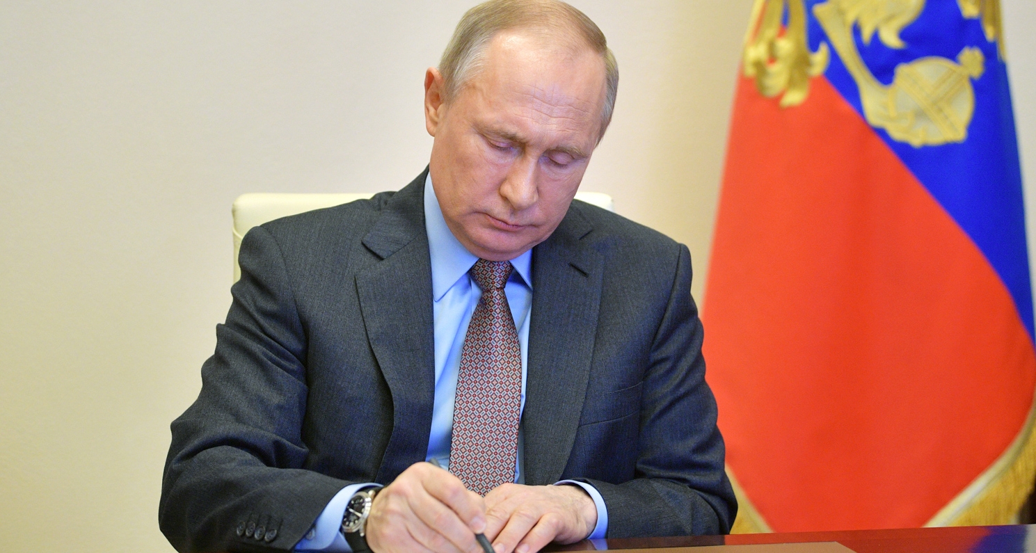 Путин упростил порядок выдачи водительских прав гражданам Абхазии