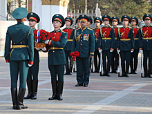 В Хабаровске военнослужащие ВВО возложили цветы к памятнику Маршалу Советского Союза А.М. Василевского
