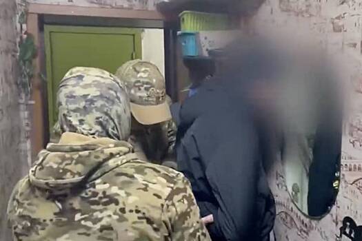 Юный сторонник «Азова»* сливал данные о родственнике в зоне СВО