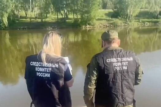 Завернутую в пакет новорожденную нашли у озера в российском регионе