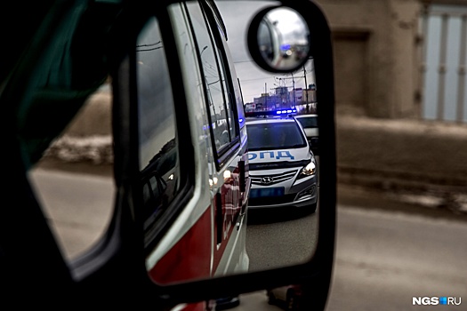 Женщина под машину недалеко от «Ленты» на Петухова