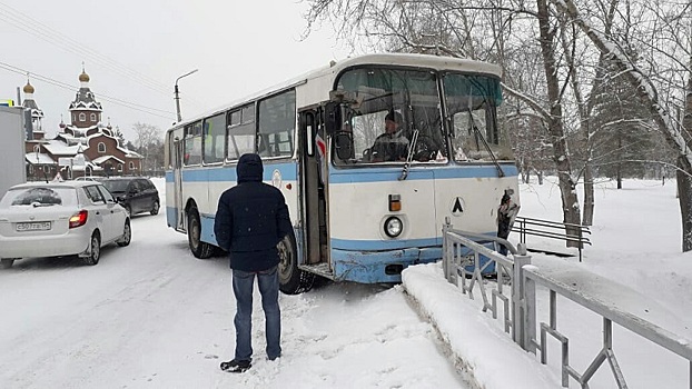 Ученик автошколы на автобусе сбил пешехода