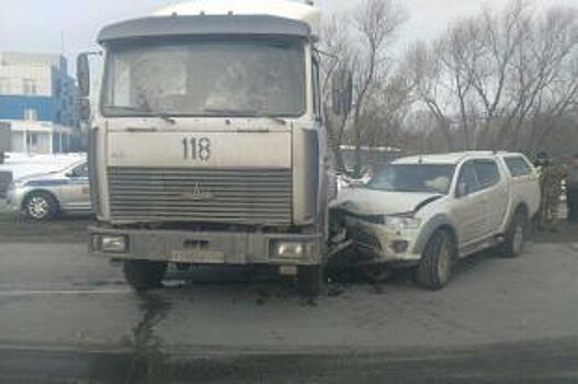 Угон и ДТП с грузовиком и пикапом - сводка ГИБДД Челябинска за 2 марта