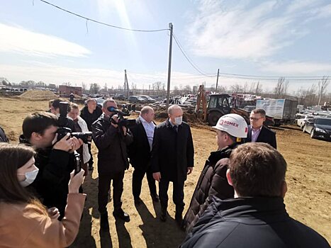 Валерий Радаев и Олег Костин проверили строительство нового онкоцентра