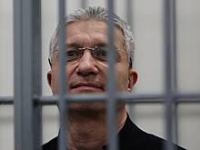 Женщины экс-замминистра Иванова заявили свои права на украшения Graff, Cartier и Van Cleef