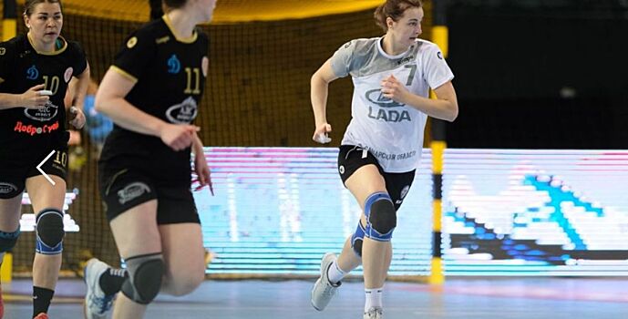 В столице донского казачества автомобиль въехал в опору ЛЭП