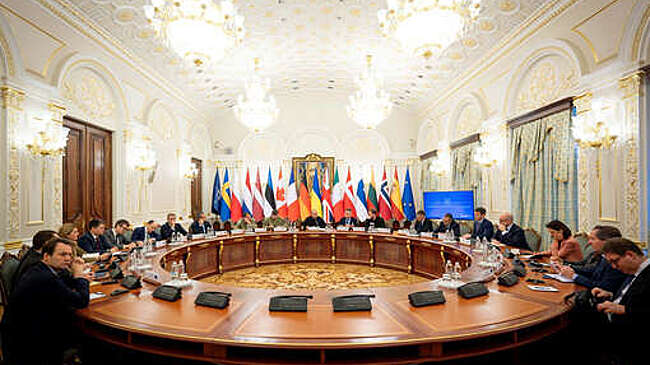 Сенатор Косачев: встреча коалиции желающих в Киеве трагикомична