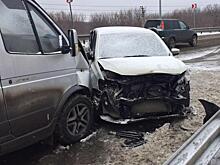 В Самаре на ул. Пензенской столкнулись две иномарки и маршрутка, есть пострадавшие