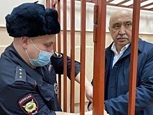 Экс-ректору КФУ Ильшату Гафурову продлили арест на четыре месяца