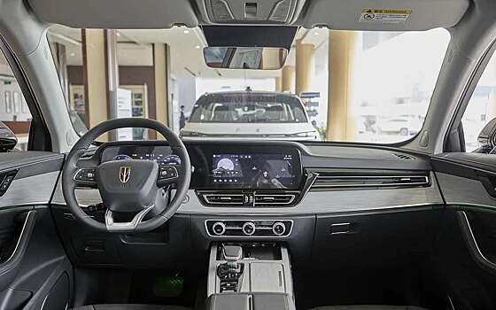 Популярный в России кроссовер получил новые версии: известны подробности