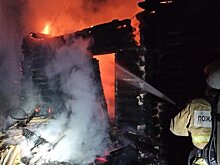 В Крыму начался пожар на крыше многоквартирного дома