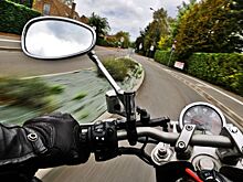 Два человека пострадали в аварии мотоцикла и иномарки в Ростове