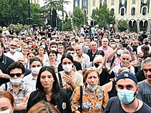 "Сократили зарплаты": Жители Тбилиси вышли на акцию протеста