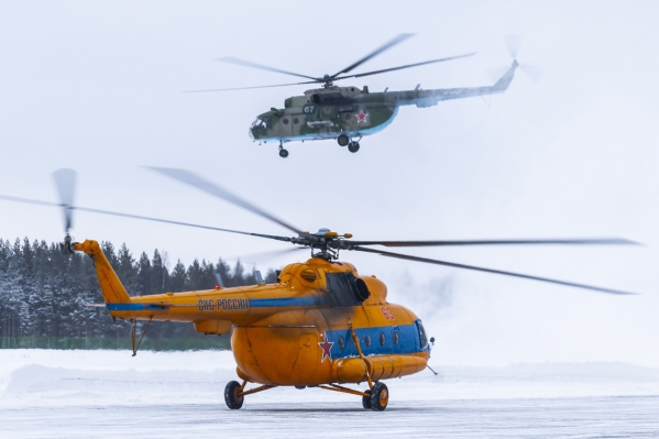 МЧС перебрасывает вертолетом оборудование для ремонта теплосетей в замерзающий Бодайбо