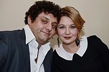 Журналистка заявила об избиении женой Полицеймако