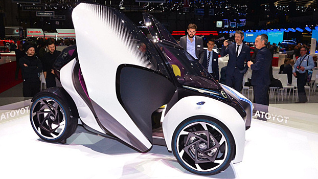 Toyota построила сити-кар i-TRIL с джойстиком и гироскопом